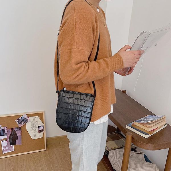 

shoulder bags style simple retro fashion trend cross - bag