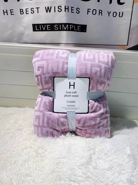 

lamb cashmere blanket labyrinth grid throw blanket double layer flannel blankets for kids bedding1