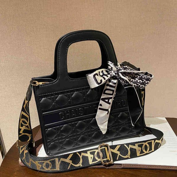 

2022 latest luggage factory wholesale and atmosphere women's bags