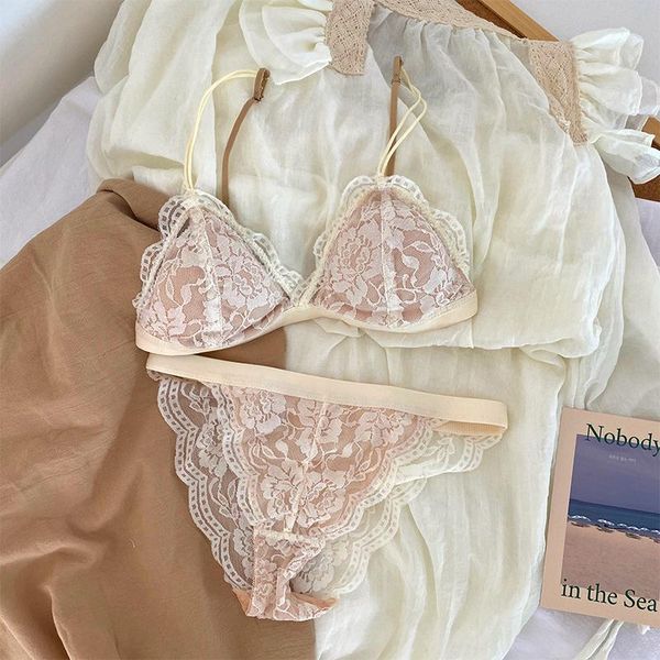 

bras sets wriufred lace triangle cup underwear female bra ultra-thin no steel ring lingerie panties set not empty thin bralette, Red;black