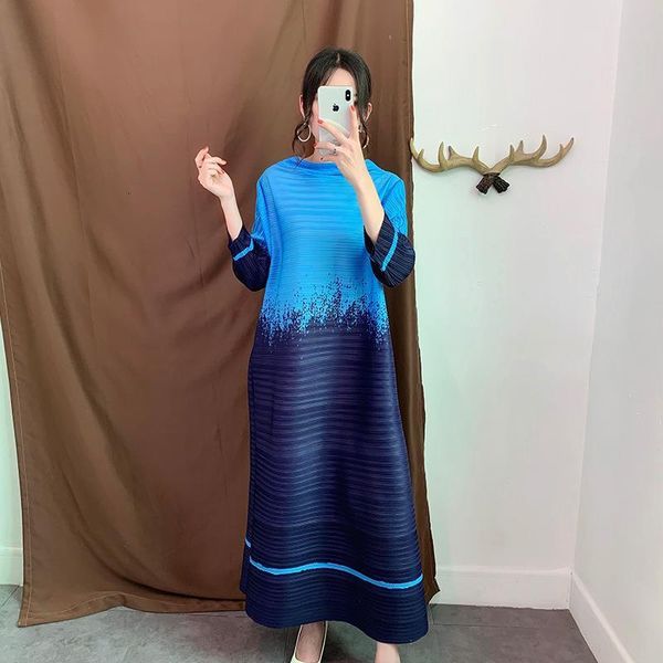 

2020 round new full sleeves batwing styles pleated pullover loose big size dress female vintage vestido wj11605, Black;gray