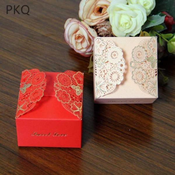 

100pcs 8*8*5cm small hollow carriage favor gifts candy boxes pink red paper gift box wedding party favor box