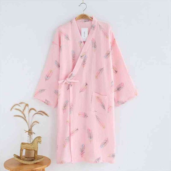 

womens crepe cotton bath robe three quarter womens robes sleepwear cartoon feather print dressing gown pink night robe, Black;red