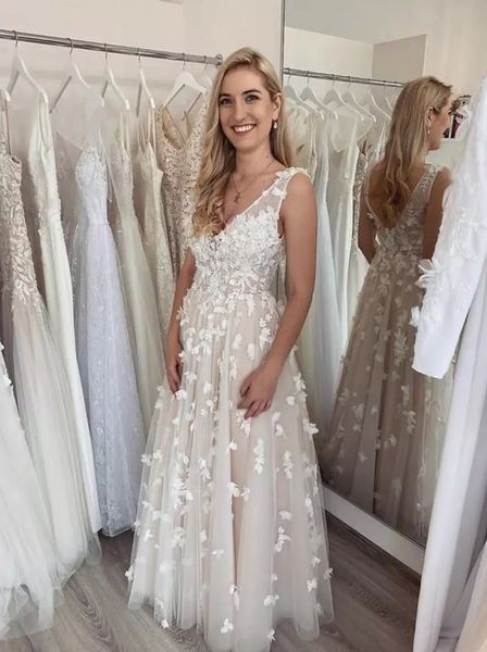 

2021 элегантная линия свадебное платье v шеи длина пола свадебное bowns рукавов low back hand made цветы сшитое, White