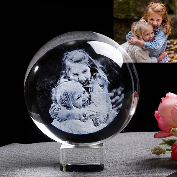 Sfera di foto di vetro personalizzata Incisore laser personalizzato Globo di vetro Decorazioni per la casa Sfera di cristallo Immagine Sfera regalo di compleanno 201125