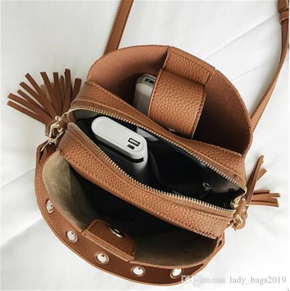 

designer scrub women bucket bag vintage tassel messenger bag designer retro shoulder bag simple crossbody bags tote bags #54654