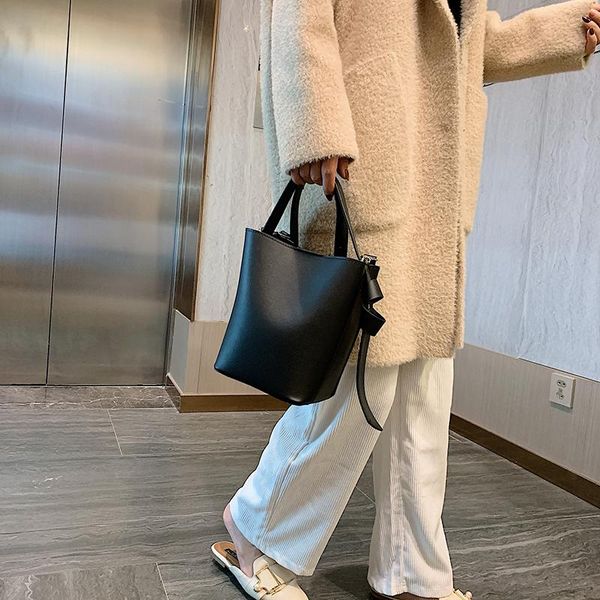 

классический футляр из натуральной кожи сумки женщин винтажная bucket tote сумки бизнес дамы черный мешки плеча конструктора прекрасный коше