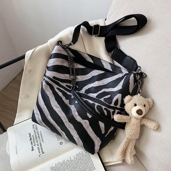 

unique design large-capacity wild fall / winter new fashion chain shoulder bag messenger bucket bag zebra tote width: 32.5cm