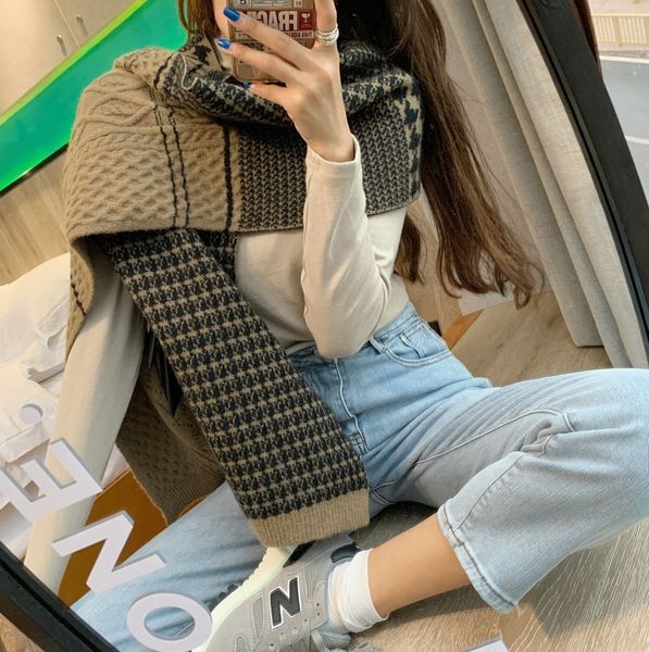 

lchl wool gradient color geometric printing scarves grade silk versatile temperament shawl long scarf woman, Black;white
