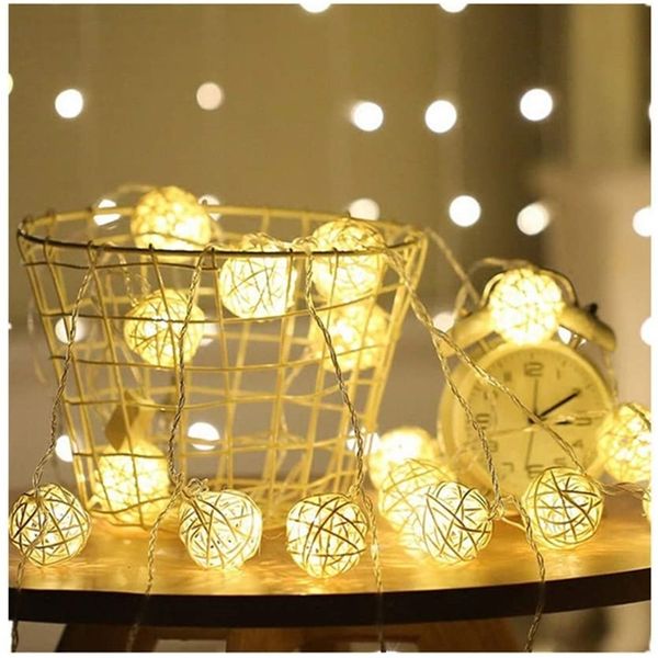 10/20/40/80 LEDs Rattan Balls String Lights Bateria Garland Bola de Algodão Corrente de Luz Férias Christmas Luzes para Pátio Wedding Y201020