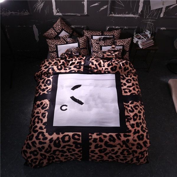 

2020 chic designer bedding sets leopard  size designer bedding 4 pcs set silk luxury bedding for home bed