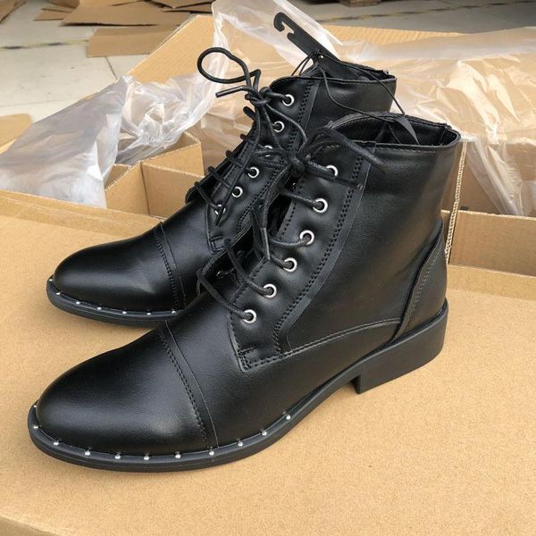 

2021 winter new rivet single flat bottom boots women's short boots, Black