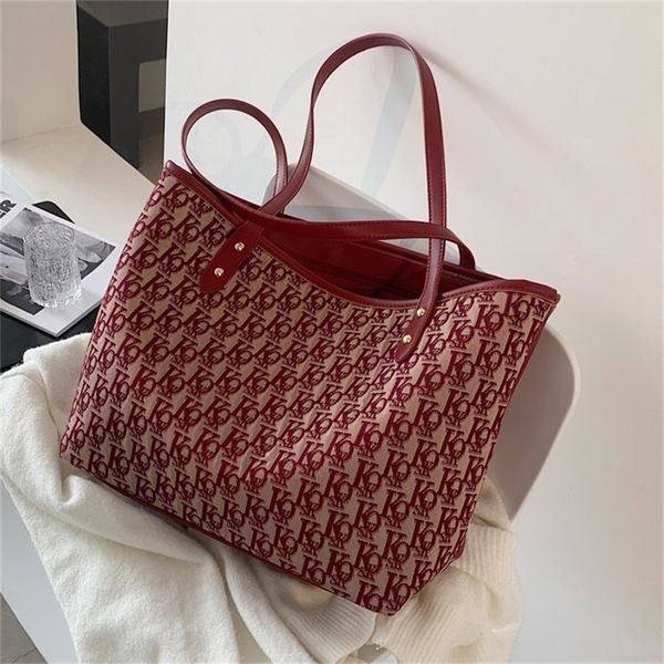 

designer sale high capacity women's new fashion versatile shoulder commuter tote bag mobile phone wholesale store