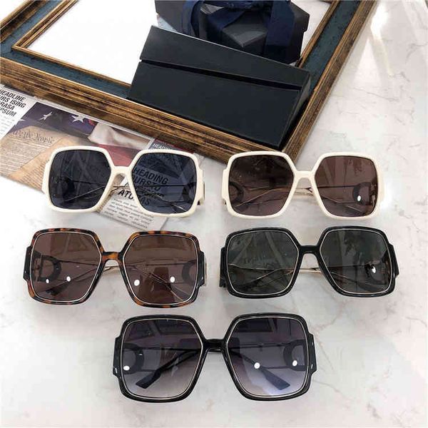 

2022 factory wholesale family fashion personalized sunglasses female zhang huiwen same large square sunglasses, White;black