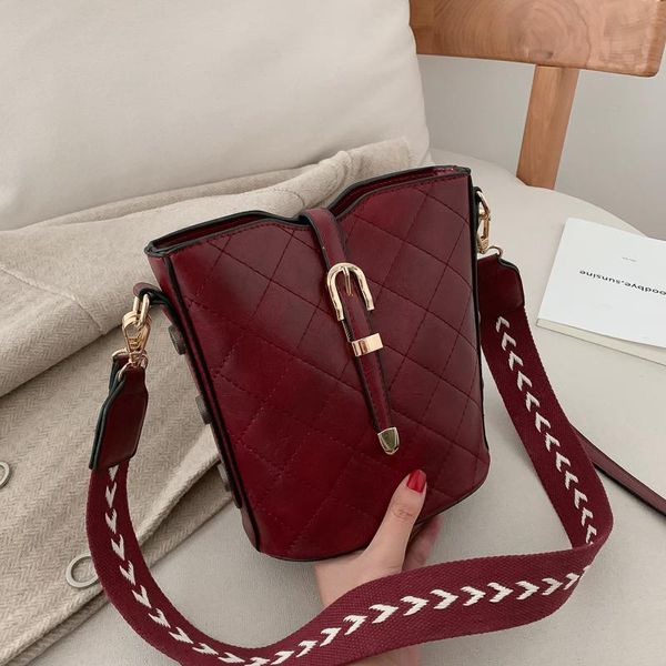 

winter striped ladies shoulder bag quality pu women's messenger bag brand female handbag large capacity new discount 2020 bags