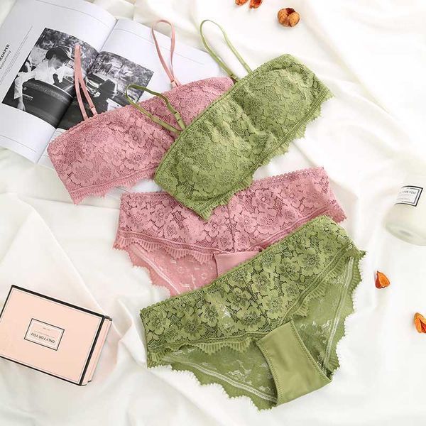 

wriufred comfortable lace brassiere push up wire lingerie sets women plus size underwear embroidery bra panties set1, Red;black