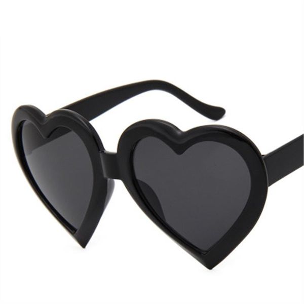 

2020 new fashion heart-shaped ladies sunglasses men's uv400 retro glasses classic design driving goggles, White;black