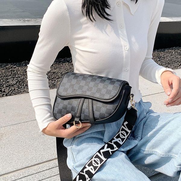 

fashion plaid women messenger bags luxury designer women's shoulder bag vintage ladies saddle bags 2020