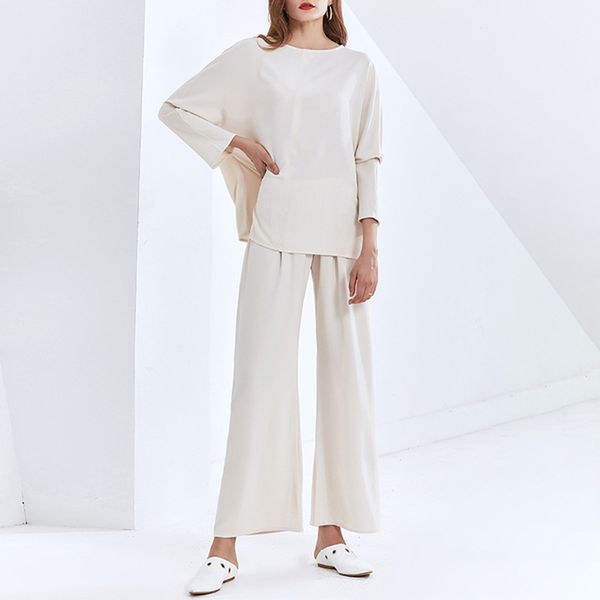 

korean niche design 2020 winter new fashion temperament leisure solid color round neck loose plus size t-shirt for women, White