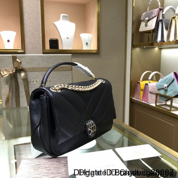 

2020 new women's one-shoulder 7a high-end custom quality diagonal cross bag fashion style gold metal accessories with long shoulder str