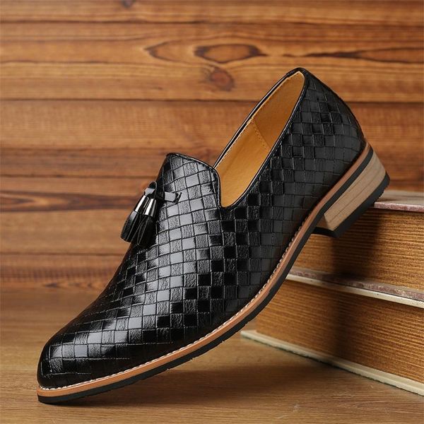 

retro men dress shoes british style tassel party formal shoes men's fashion loafers men flats slip on shoe plus size 38-48, Black