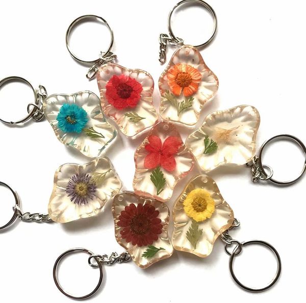 

yqtdmy 10 pcs embedded rare vogue mixed color flower plant keychain accessories, Slivery;golden