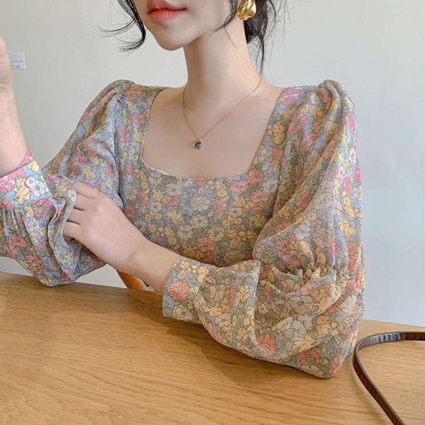 

2021 spring new french style square collar clavicle lantern sleeve floral temperament show thin mind dign sense of public top, White