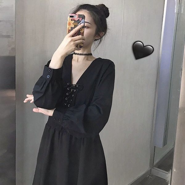 

wanghong early autumn 2020 fashion platycodon french prosperous red early autumn temperament design feeling cold hepburn temperament little, Black;gray