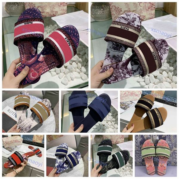 

2021 new women sandals slippers embroidery sandal floral brocade flip flops striped beach genuine leather dazzle flowers slipper no box, Black