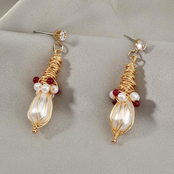 

stud korean version of elegant ladies earrings simple fashion hand-woven pearl, Golden;silver