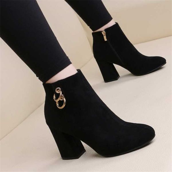 

new warm 2021 retro female winter velvet vintage boots side high women's shoes big 34-43 uzfy, Black