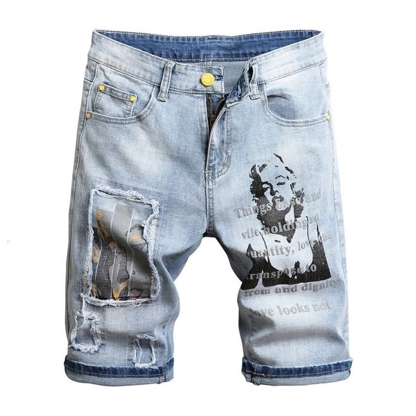 

2021 new men's male summer monroe character printed denim shorts fashion letters painted holes pathwork ripped jeans light blue e3wf