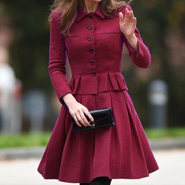 

2020 fall new style kate middleton single-breasted long-sleeved jacket slim mini pleated half skirt women's two-piece suit, White