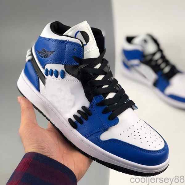 

with box jumpman 1 1s mid se game royal womens mens basketball shoes white blue athletics sports outdoor trainers sneakers des chaussures