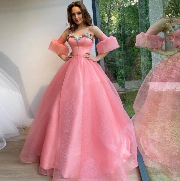 Partykleider Glitzerndes Organza-Abschlussballkleid, herzförmiger rosafarbener Abend, flauschig, bodenlang, Blumenapplikation, hübsches Kleid in Übergröße