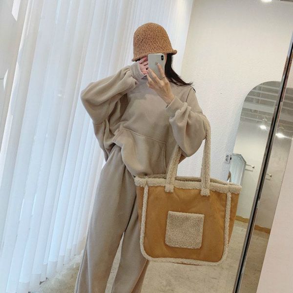 

2021 new women's large-scale solid hooded front pockets loose waist leggings winter sports ensembles regt, Gray