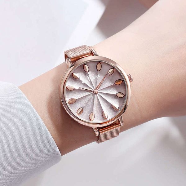 

new model watch selling women's of intes, waterproof steel belt watch for female students, fashion watch for women, Slivery;brown