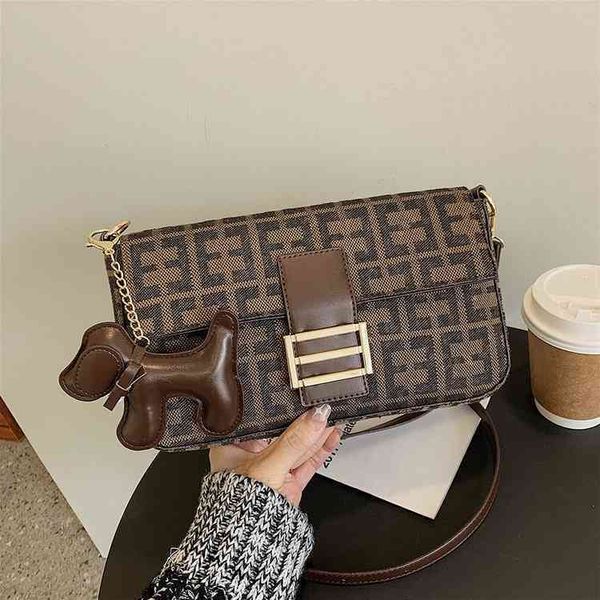 

2022 factory outlet new envelope temperament printed letter single shoulder bag fashion messenger bag personalized simple bag 87tk
