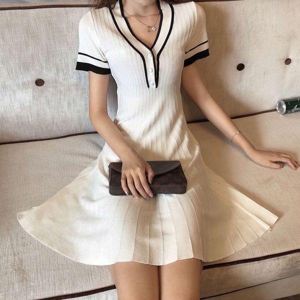 

цвет контраста новое летнее платье корейский платье юбка в складку skirtfashion пригонки показывают снижение возраста v-образным вырезом пли, Black;gray