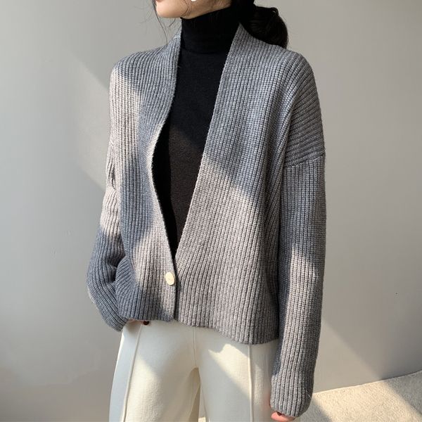 

2021 new atumn v-neck knitted sweater one button design cardigans long sleeve poncho women cape sweaters 0y7e, White;black