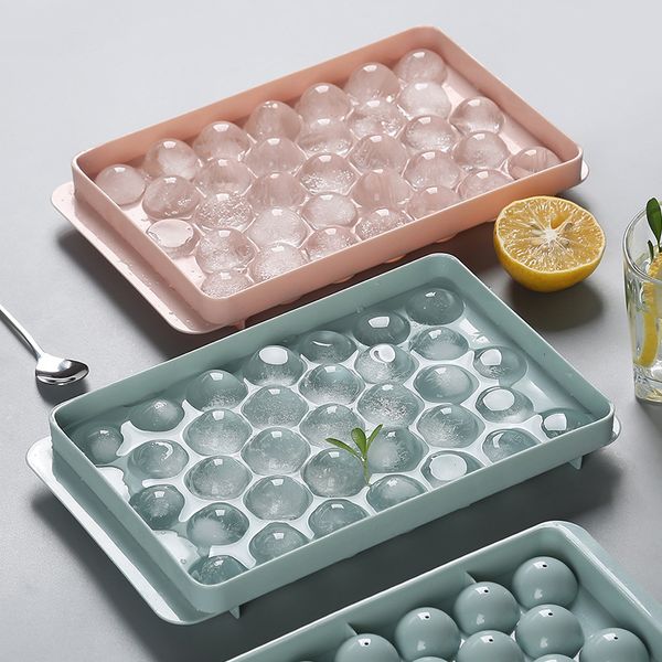 Stampi per stampi per palline di ghiaccio Strumenti con coperchio Stampi per vassoi per cubetti di ghiaccio in plastica rotondi Stampi per whisky Cocktail Succhi di frutta Bar Utensili per cucine per feste