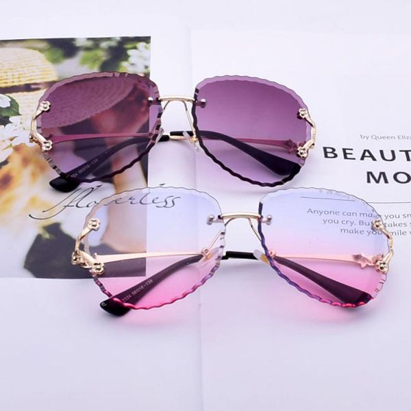 

2020 new wowen sunglasses anti-ultraviolet trendy beaches driving use european metal frame gradient color ladies uv400 glasses, White;black