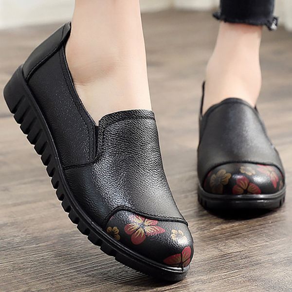 

women's shoes made of genuine leather large size 4.5-9 slip-on flat shoes women damping non-slip flat shoes 2019 news 1006, Black;white