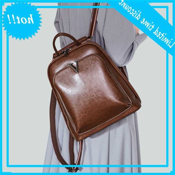 

2020 new fashion waxy cow leather backpack women's schoolbag guangzhou