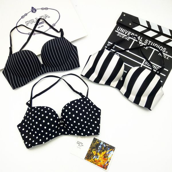 

trace, no steel ring, three belt, beautiful back, cross side buckle, small bra, gathered comfortable underwear, girl bra suit, Red;black