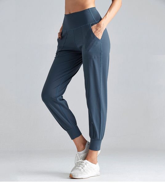 

2021 new gym leggings pants sports fitness clothes women running leisure pockets beam feet high waist color, Black;white