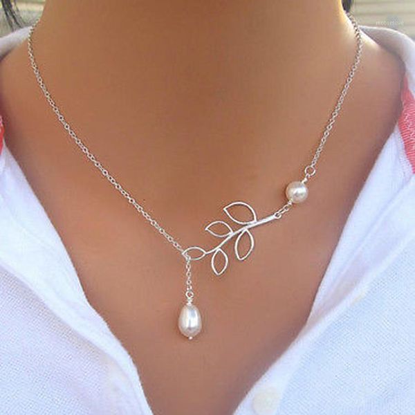 

hollow leaves shaped simulated pearl woman necklace with clavicle chain silver plated charming jewelery1