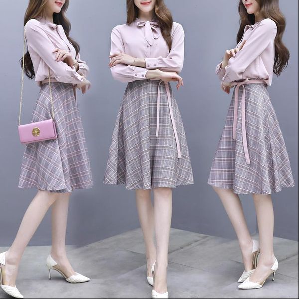 

dress female 2021 spring new two piece set korean style single row buttons solid fairy and plaid with belt ruffle skirt, Gray