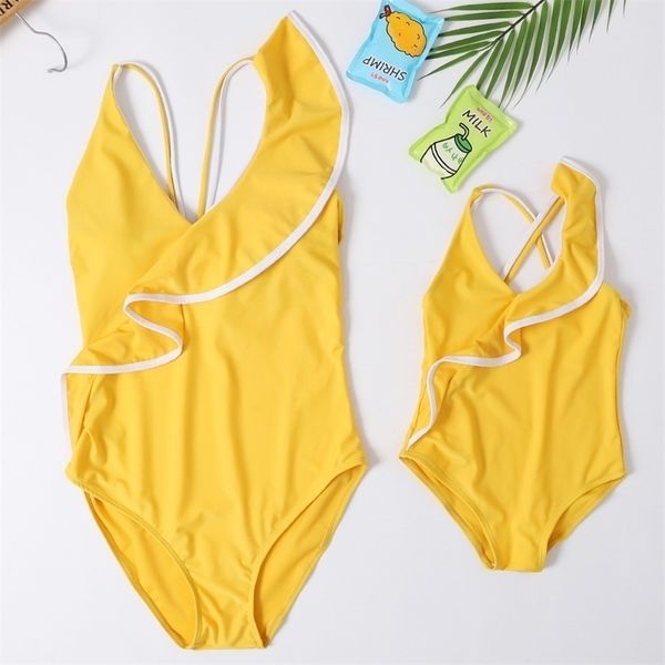 

ruffled one-piece bath suits mother daughter swimwear mommy and me swimsuit family matching clothes look mom baby bikini dresses y200713, Blue