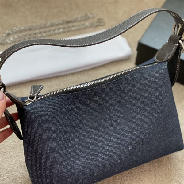 

crossbody luxurys designers evening shoulder bags purse wallets totes cases striped solid nylon letters triangle geometric chains women